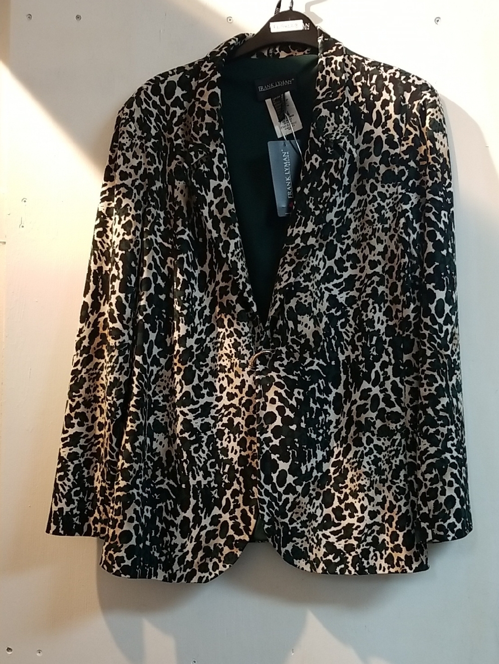 Frank Lyman Design Black and Cream Leopard-Print Blazer